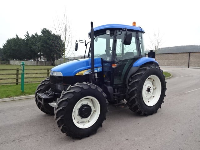 NEW HOLLAND TD80D 4WD-470 HOURS FROM NEW! - G.M. Stephenson Ltd
