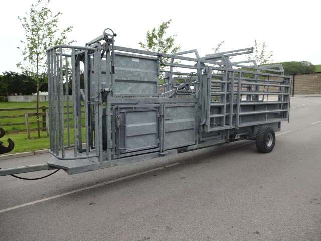 TONY BINNS MOBILE LIVESTOCK HANDLER - G.M. Stephenson Ltd