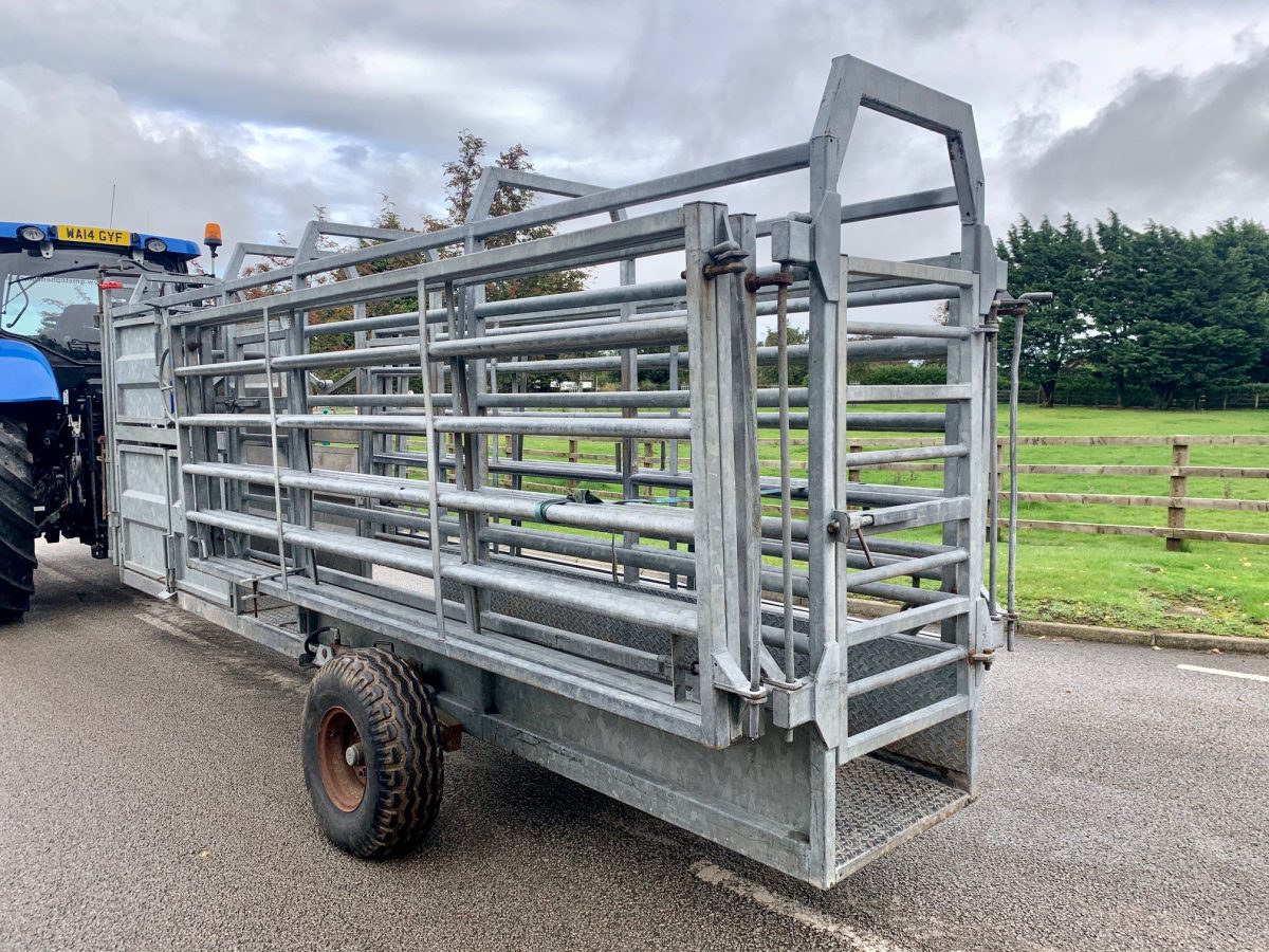 POLENVALE MOBILE CATTLE HANDLING RACE - G.M. Stephenson Ltd