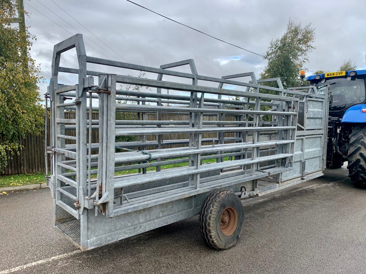 POLENVALE MOBILE CATTLE HANDLING RACE - G.M. Stephenson Ltd