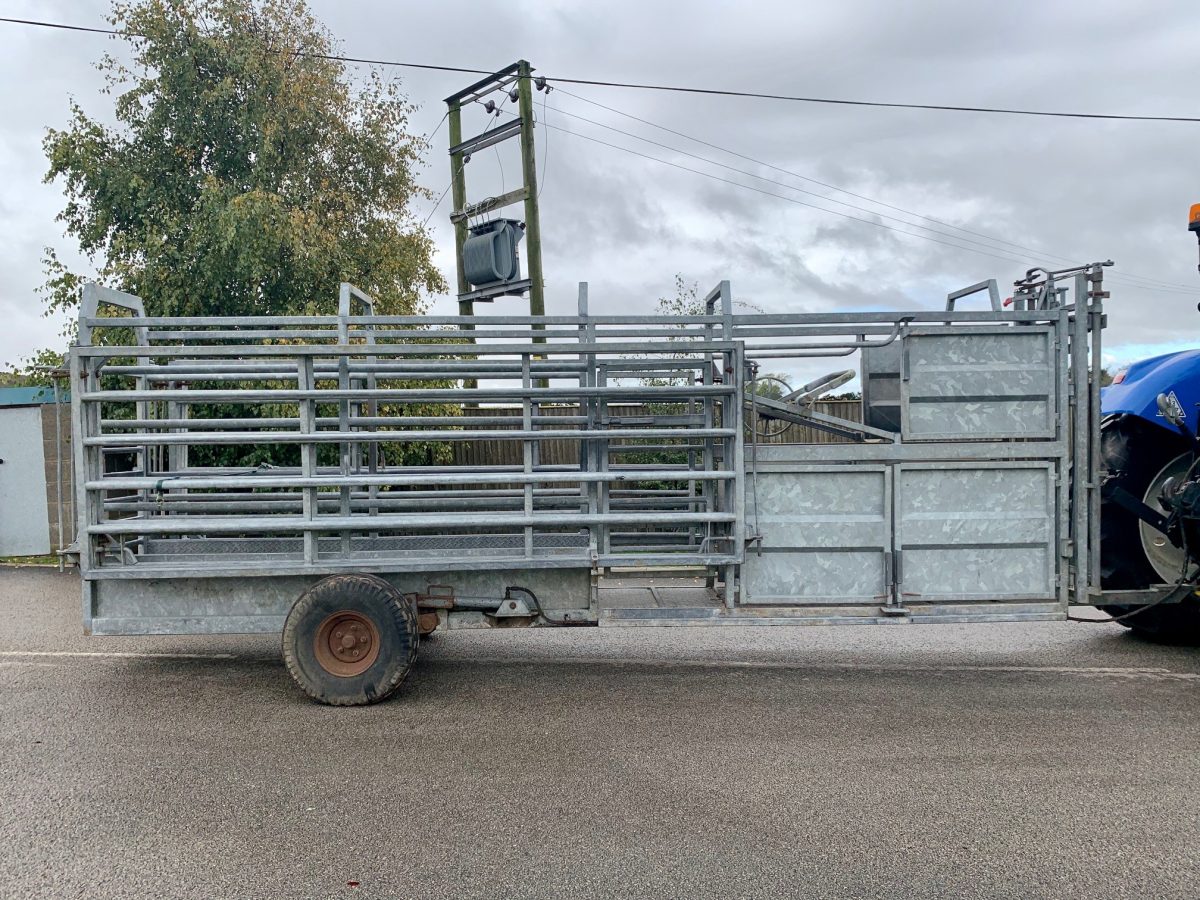 POLENVALE MOBILE CATTLE HANDLING RACE - G.M. Stephenson Ltd